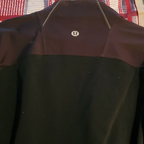 Lu lu lemon jacket - Picture 2 of 2